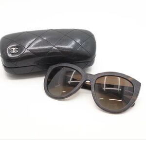 Chanel Stylish Sunglasses with case